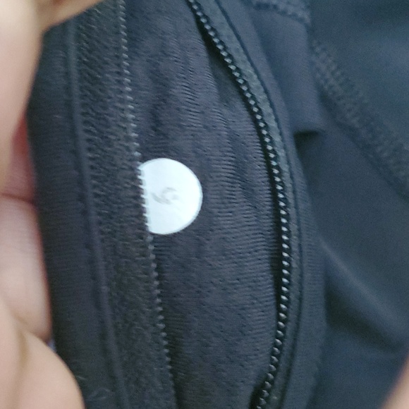 Lululemon women black  crop  leggins lsize 6 - Picture 9 of 11